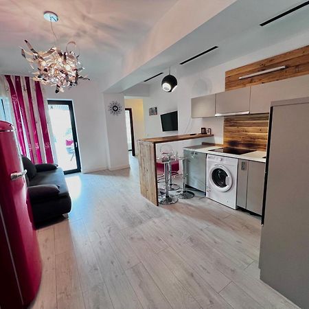 Blue Bike Seaview Apartment 마마이아 외부 사진
