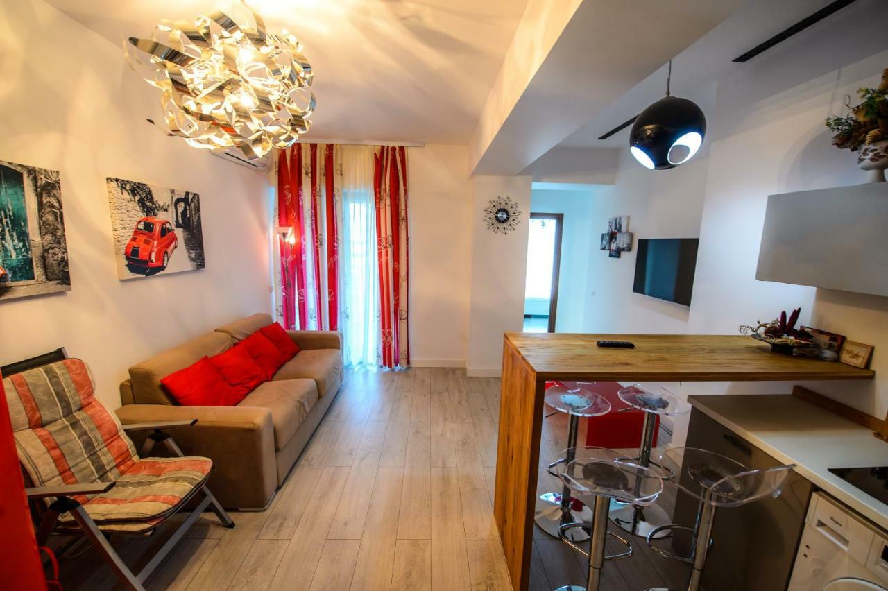 Blue Bike Seaview Apartment 마마이아 외부 사진