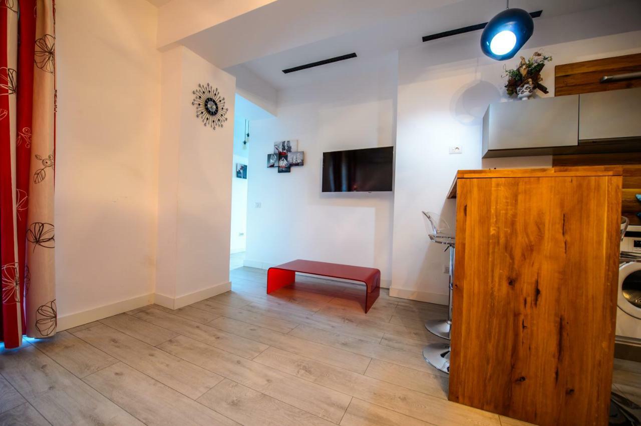 Blue Bike Seaview Apartment 마마이아 외부 사진
