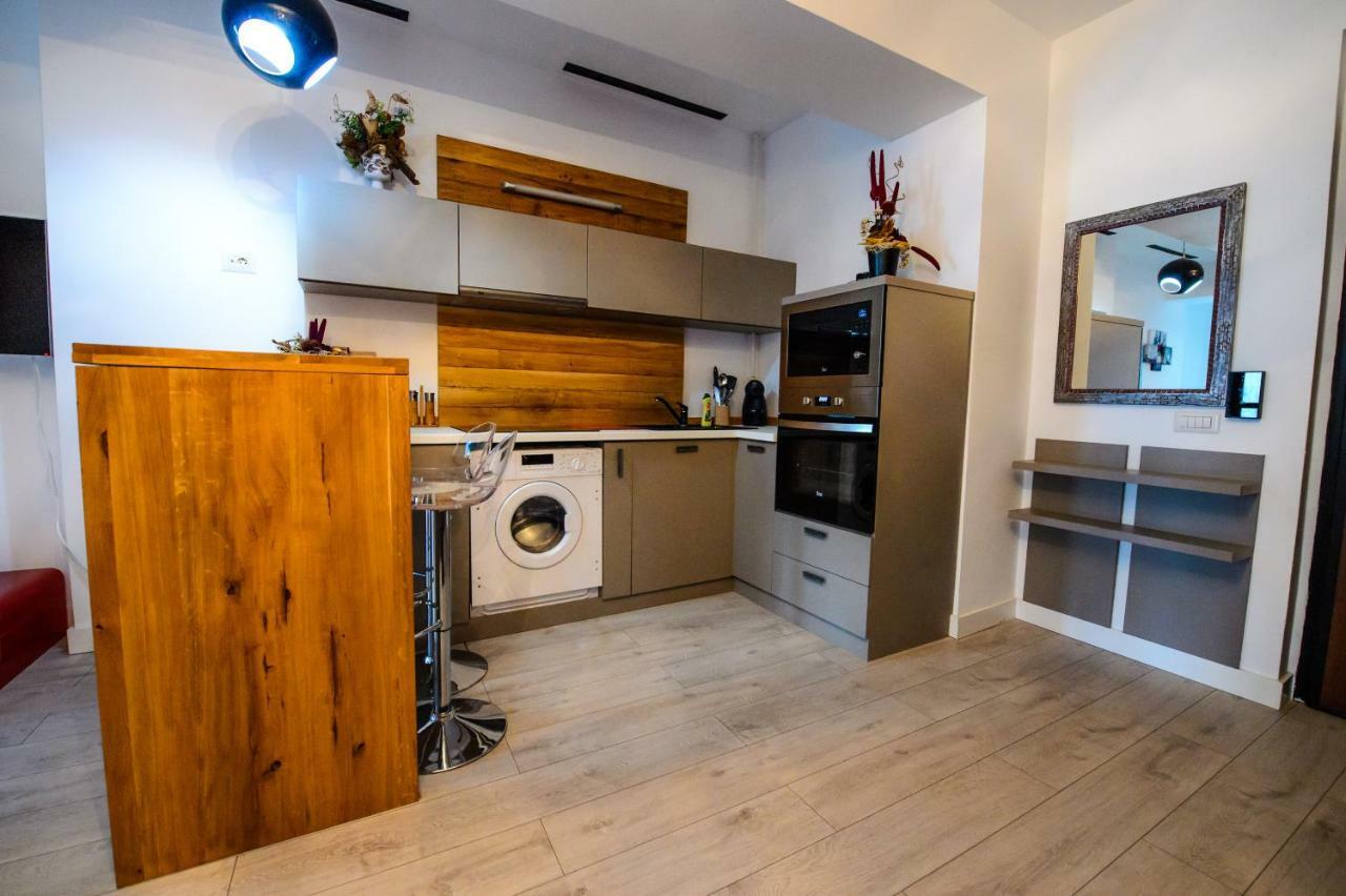 Blue Bike Seaview Apartment 마마이아 외부 사진